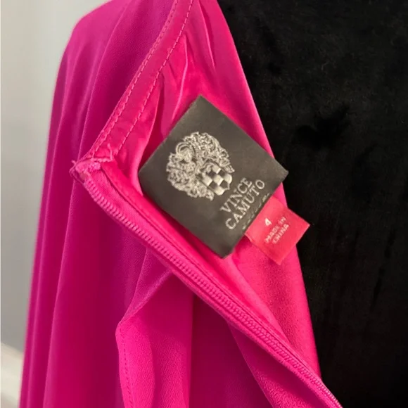 Vince Camuto Chiffon Flowy V-Neck
Cape Dress, Size 4, Hot Pink - Picture 5 of 6